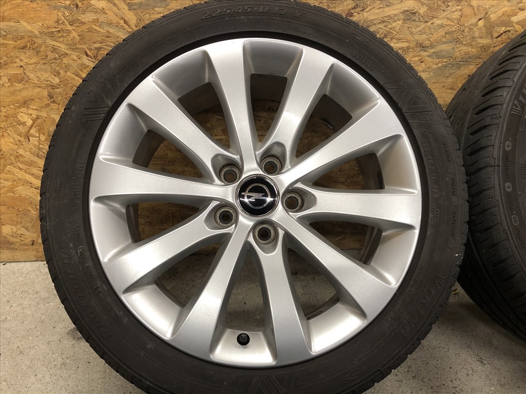 17 col Opel alufelni gyári 17 colos 5x110 nyári gumi 6. kép