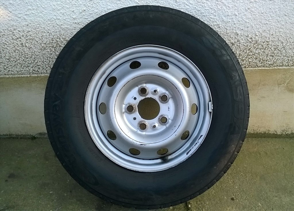 Eladó 4db 16-os 5x130-as Ducato,Jumper,Boxer Lemezfelni 215/75R16 C nyári gumival  2. kép