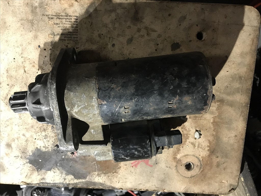 Audi A4 (B5 - 8D) 1,9 TDI - önindító 2. kép