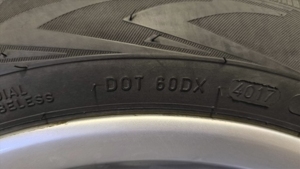  5x112 17" használt (gyári AUDI) alufelni, rajta 225/50 használt Nokian téli gumi 5. kép