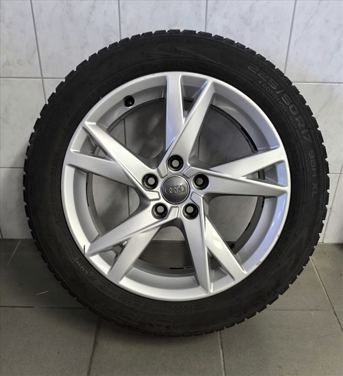  5x112 17" használt (gyári AUDI) alufelni, rajta 225/50 használt Nokian téli gumi 1. kép