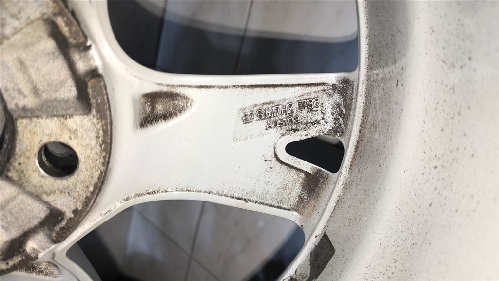  5x112 17" használt (gyári AUDI) alufelni, rajta 225/50 használt Nokian téli gumi 7. kép