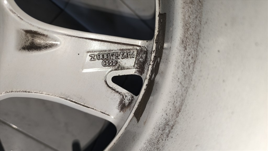  5x112 17" használt (gyári AUDI) alufelni, rajta 225/50 használt Nokian téli gumi 9. kép