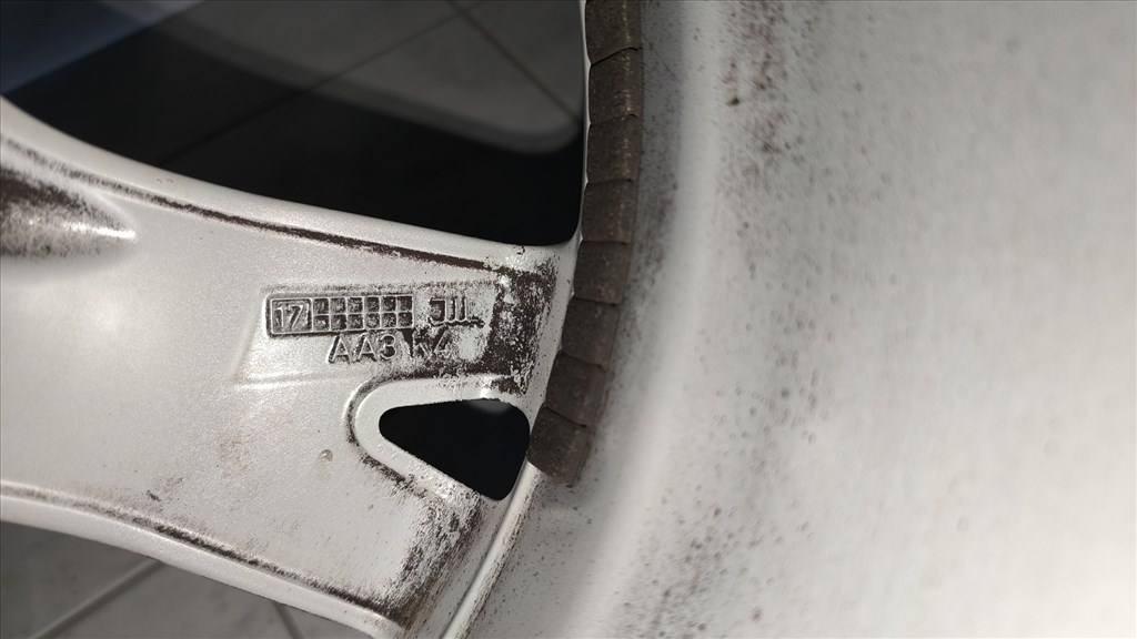  5x112 17" használt (gyári AUDI) alufelni, rajta 225/50 használt Nokian téli gumi 10. kép