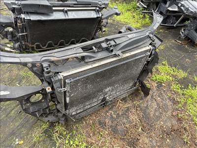 Audi A4 (B6/B7) B6/B7 homlokfal, hűtősor 