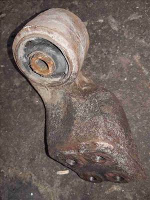 Suzuki Grand Vitara -05 Differenciálmű Tartó Konzol