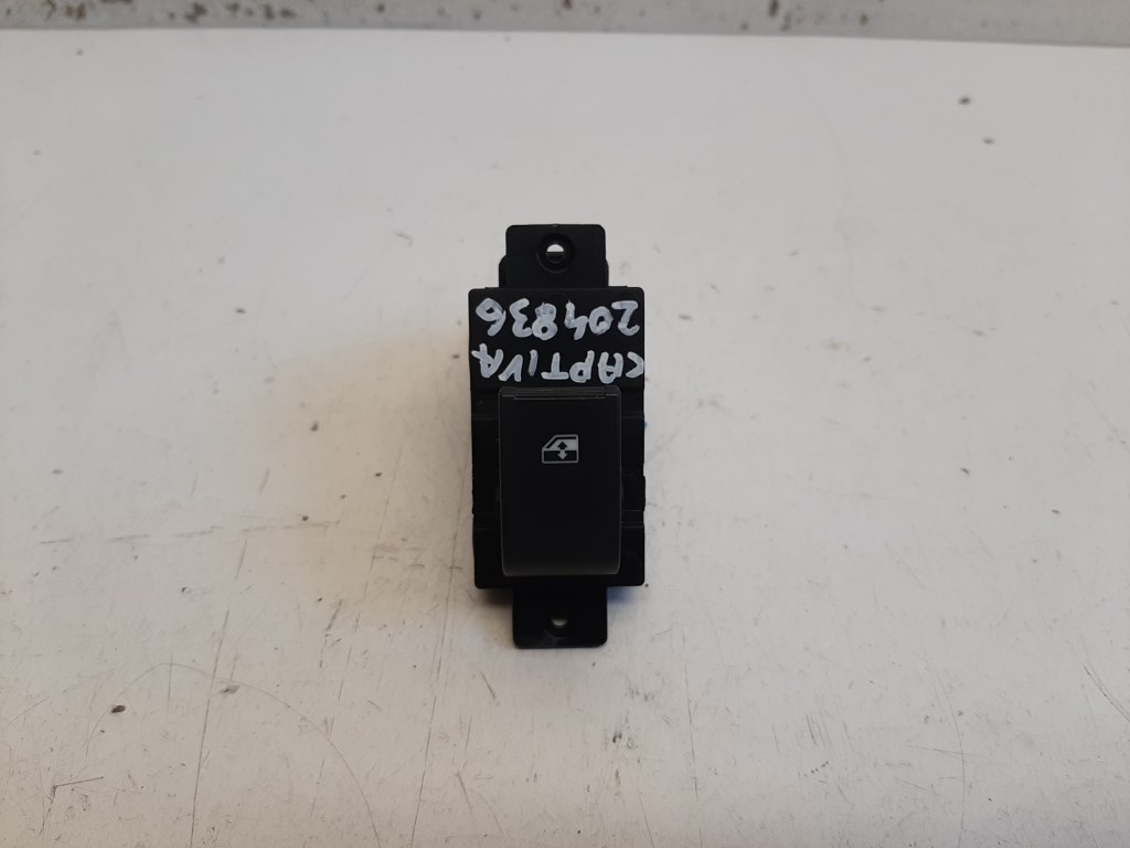 Chevrolet Captiva jobb elsõ ablakemelõ kapcsoló 1. kép