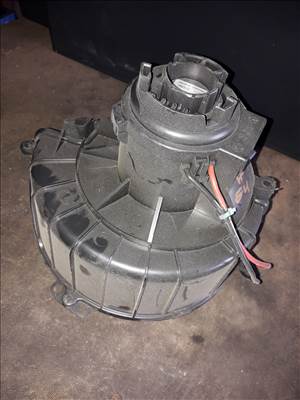 Opel Astra H Fûtőmotor 52 421 335