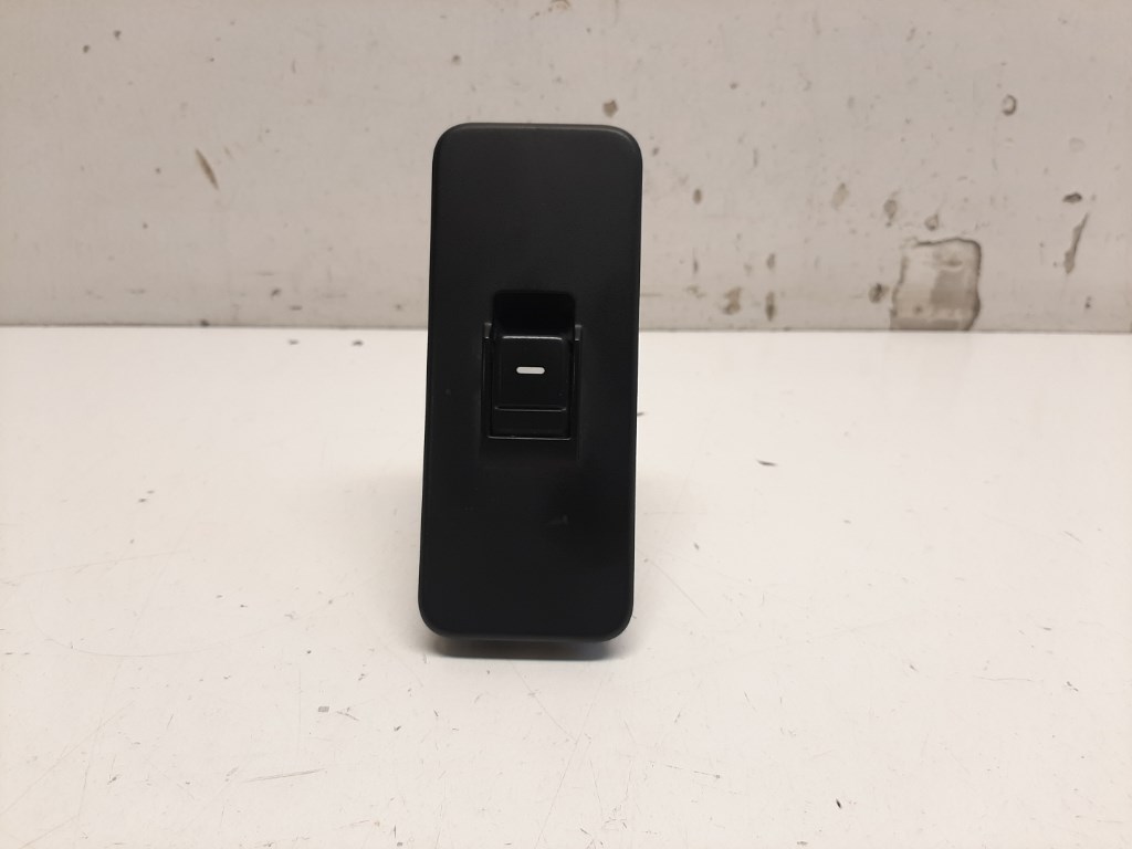 Land Rover Discovery (L319) jobb elsõ ablakemelõ kapcsoló YUD501070 1. kép