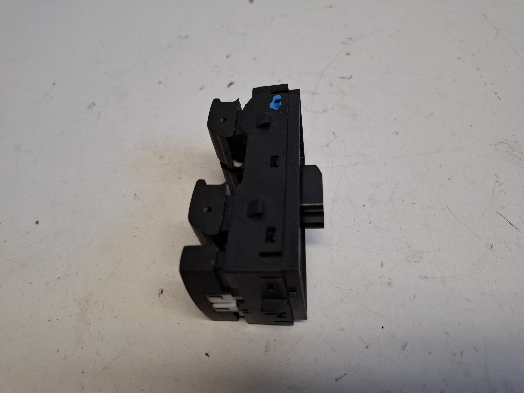 Opel Astra K bal elsõ ablakemelõ kapcsoló 13408458 2. kép