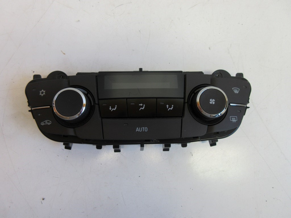 Opel Insignia  fûtéskapcsoló (fûtés kapcsoló) 13277863 1. kép