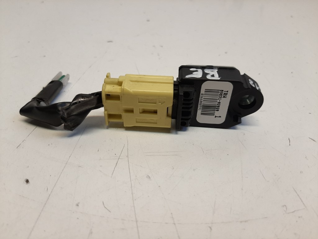 Toyota Corolla (E12) bal elsõ légzsák oldalütés érzékelõ 8983102020 1. kép