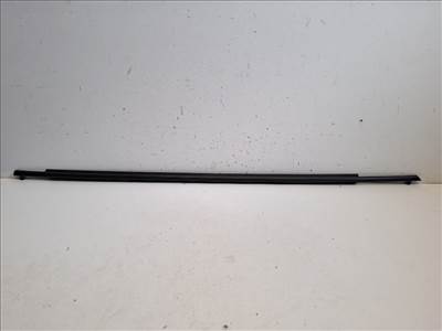 Toyota Prius Plus bal hátsó vízlehúzó