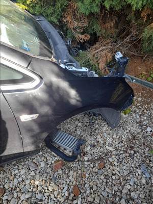 Opel astra j  jobb első sárvédő 