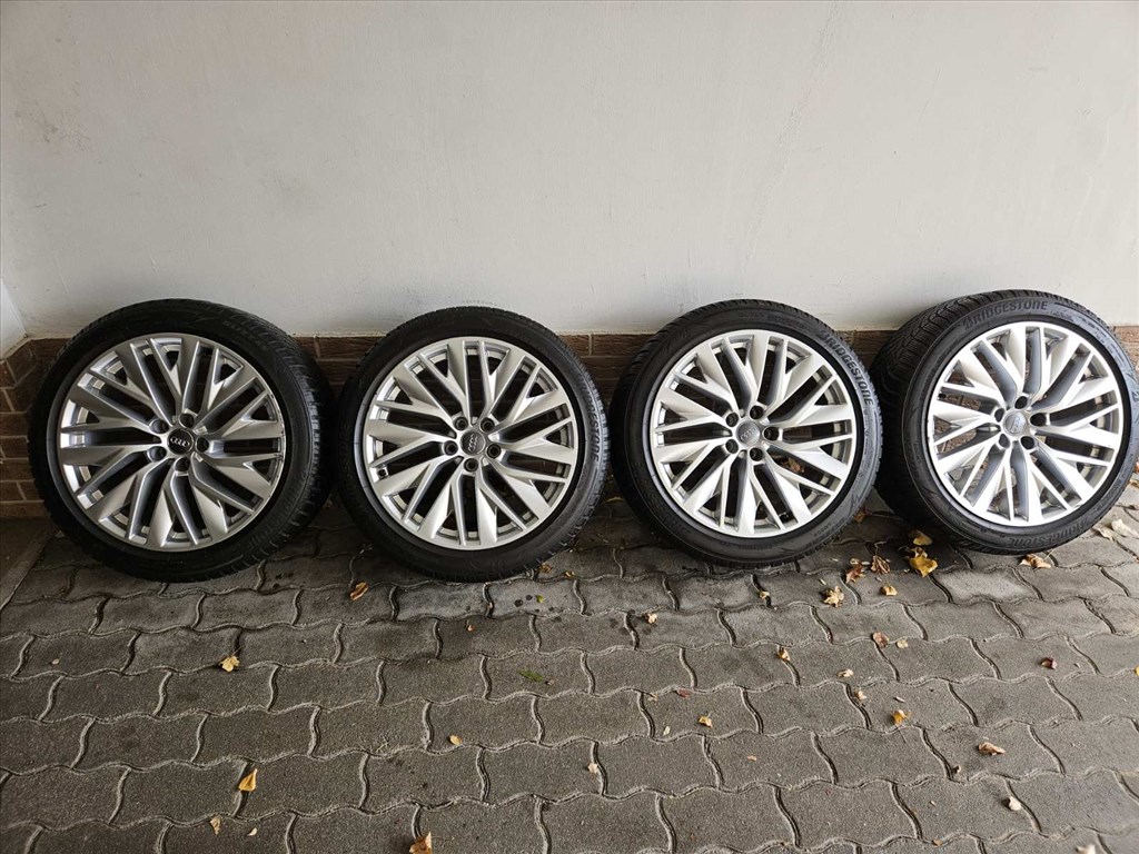  AUDI 4K8601025E 19"+Bridgestone Blizzak LM005 téli gumi 235/45 újszerű állapot  2. kép