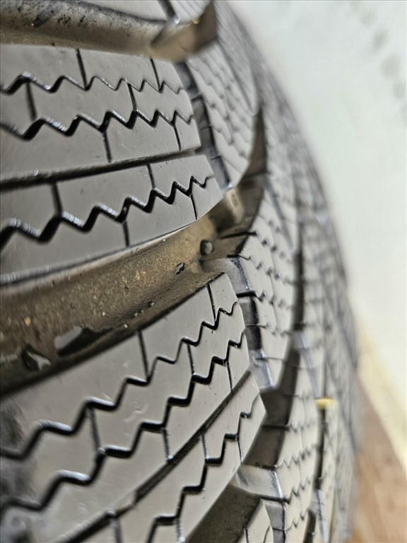  AUDI 4K8601025E 19"+Bridgestone Blizzak LM005 téli gumi 235/45 újszerű állapot  5. kép