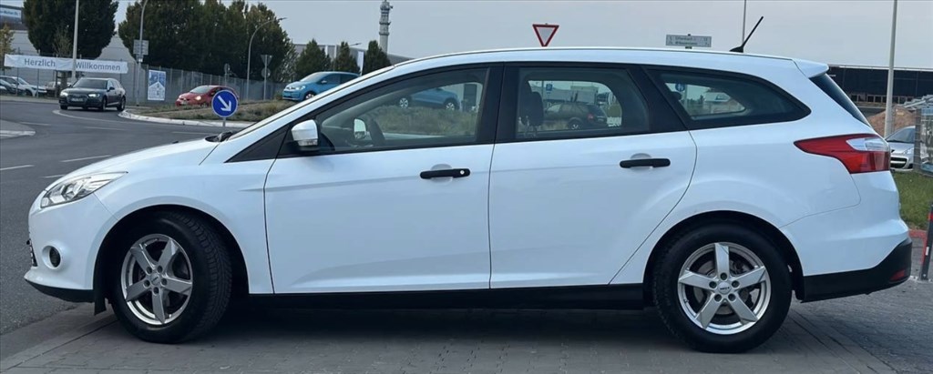 Ford Focus Mk3 Bal első ajtó fehér 1. kép