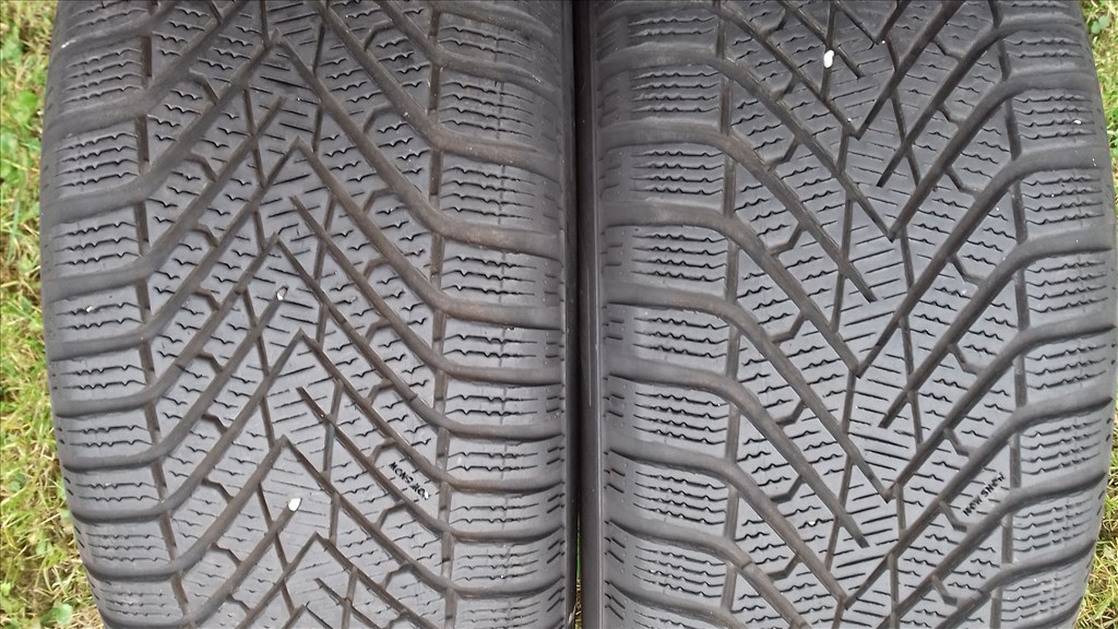  215/50R17" újszerű Pirelli téli gumi 2DB. 2022, 95% 1. kép