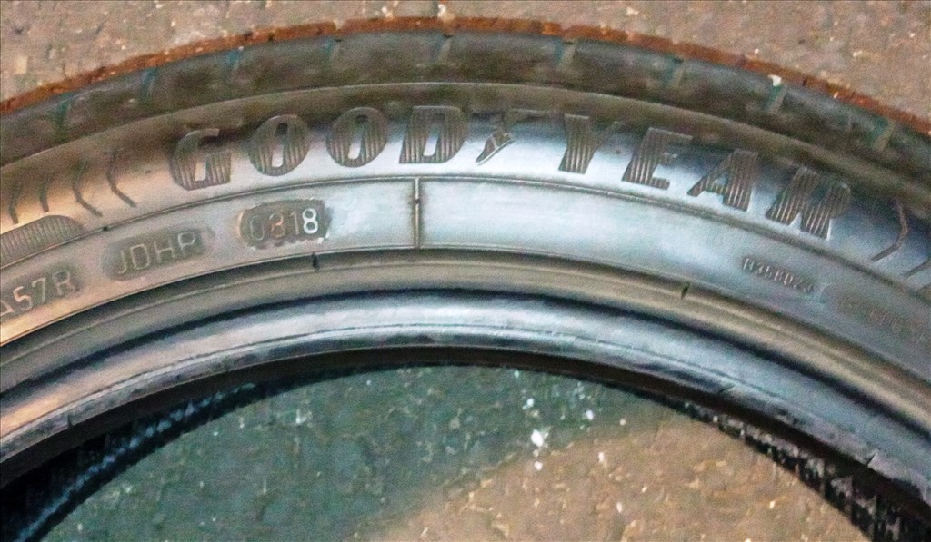  225/4517" újszerű Goodyear nyári gumi gumi 4. kép