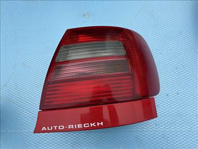 Audi A4 (B5 - 8D) hátsó lámpa 
