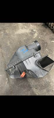 BMW 5-ös sorozat G30/G31 G30 G31 légszűrőház 530e