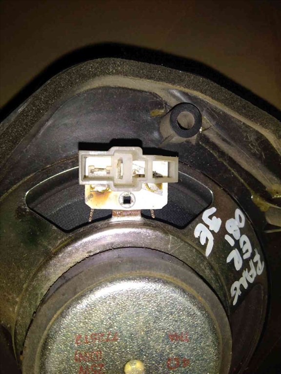 Ford Ranger II Jobb Elsõ Ajtó Hangszóró UM46 66 96X 3. kép