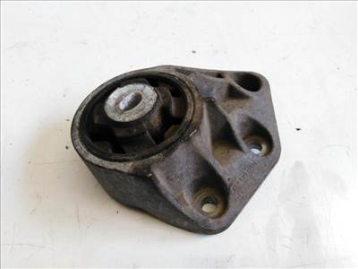 Audi A4 (8E B7) differenciálmû tartóbak 8E0599125M