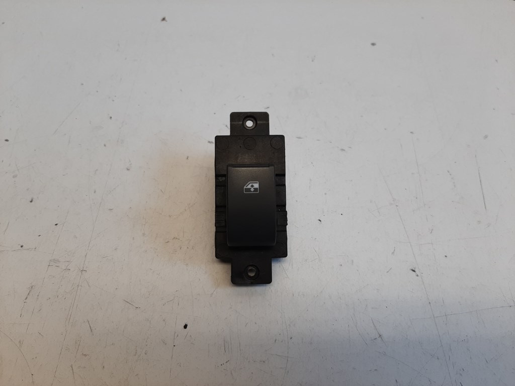Chevrolet Captiva jobb hátsó ablakemelõ kapcsoló 1. kép