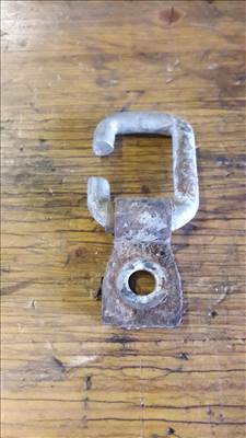 Opel Frontera A Rakományrögzítő Fül