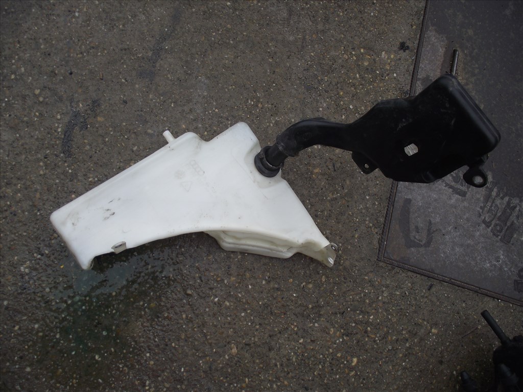 Audi A4 B8 A5 ablakmosó tartály motorral 8t0955453b 1. kép