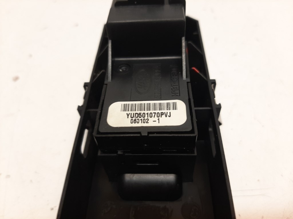 Land Rover Discovery (L319) jobb hátsó ablakemelõ kapcsoló YUD501070 3. kép