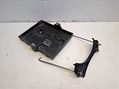 Mazda 2 (DE) akkumlátor tartó