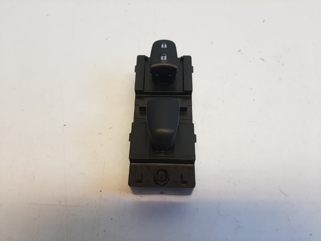 Nissan Leaf (ZE1) jobb elsõ ablakemelõ kapcsoló 254115SA0A 1. kép