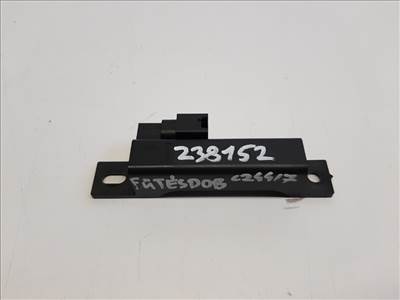 Nissan Note (E12) központizár antenna