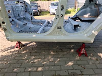 Toyota Aygo 5 ajtós bal küszöb