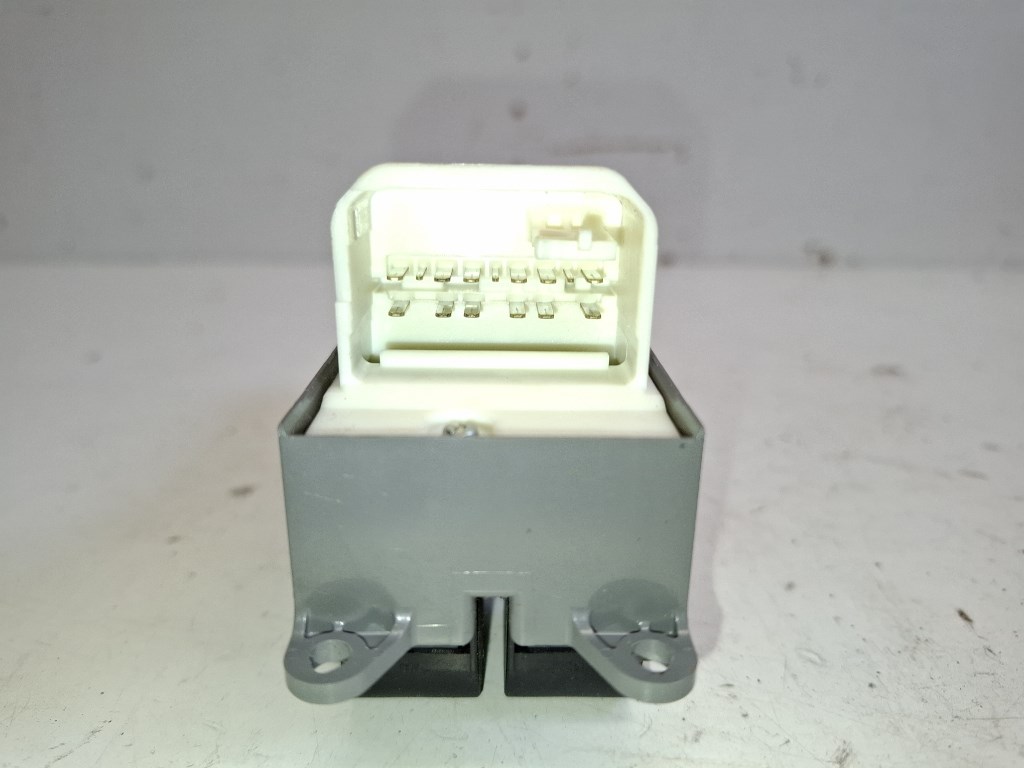 Toyota Rav 4 (XA30) bal elsõ ablakemelõ kapcsoló 4. kép