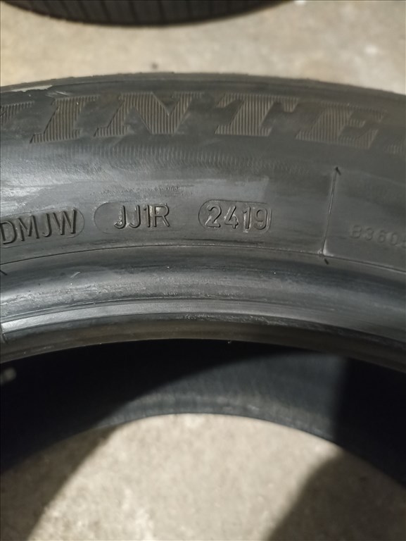  245/5018" újszerű Dunlop téli gumi gumi 6. kép