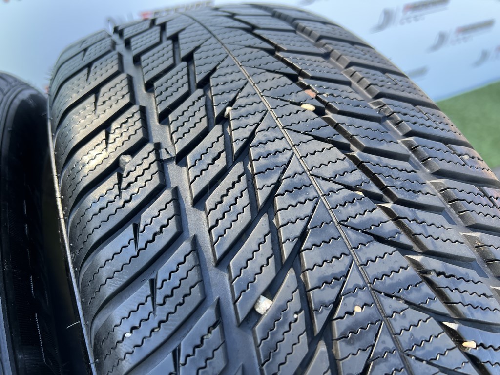 225/60 R18 Fortuna Winter Suv 2 téli gumi 5mm 3. kép