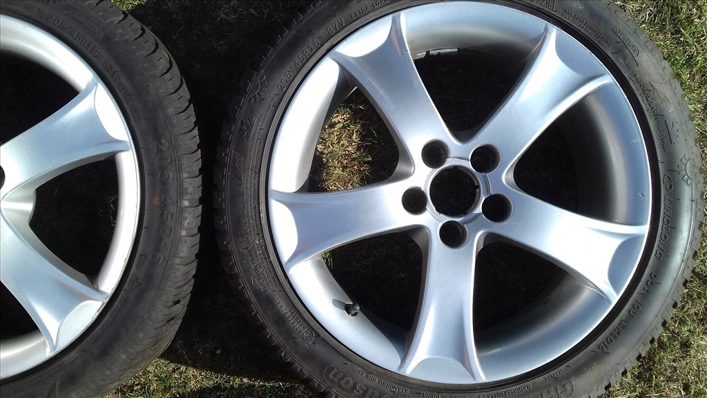  5x100 osztású 6,5J 16" használt (gyári felni) alufelni Vw Seat Skoda 205/45 négyévszakos gumikkal 3. kép
