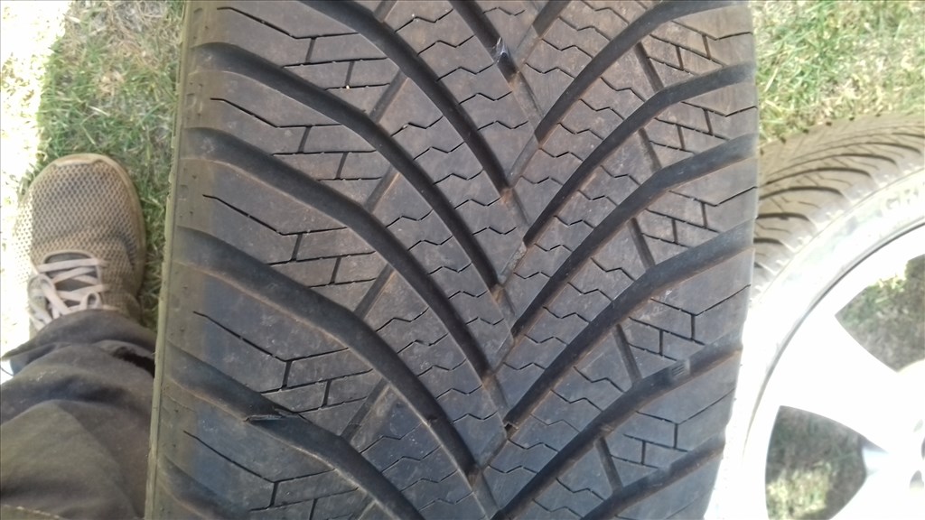  5x100 osztású 6,5J 16" használt (gyári felni) alufelni Vw Seat Skoda 205/45 négyévszakos gumikkal 6. kép