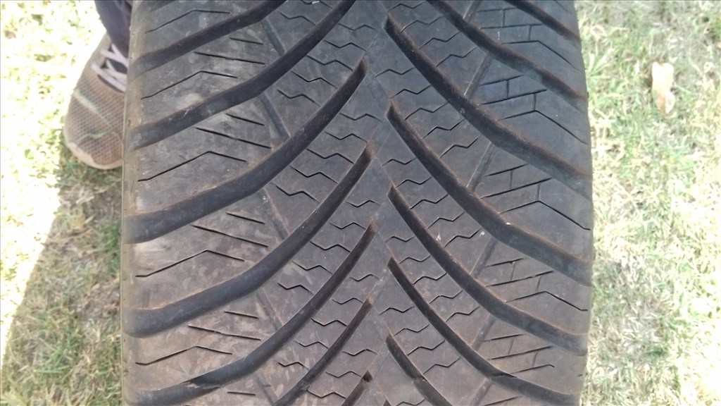  5x100 osztású 6,5J 16" használt (gyári felni) alufelni Vw Seat Skoda 205/45 négyévszakos gumikkal 9. kép