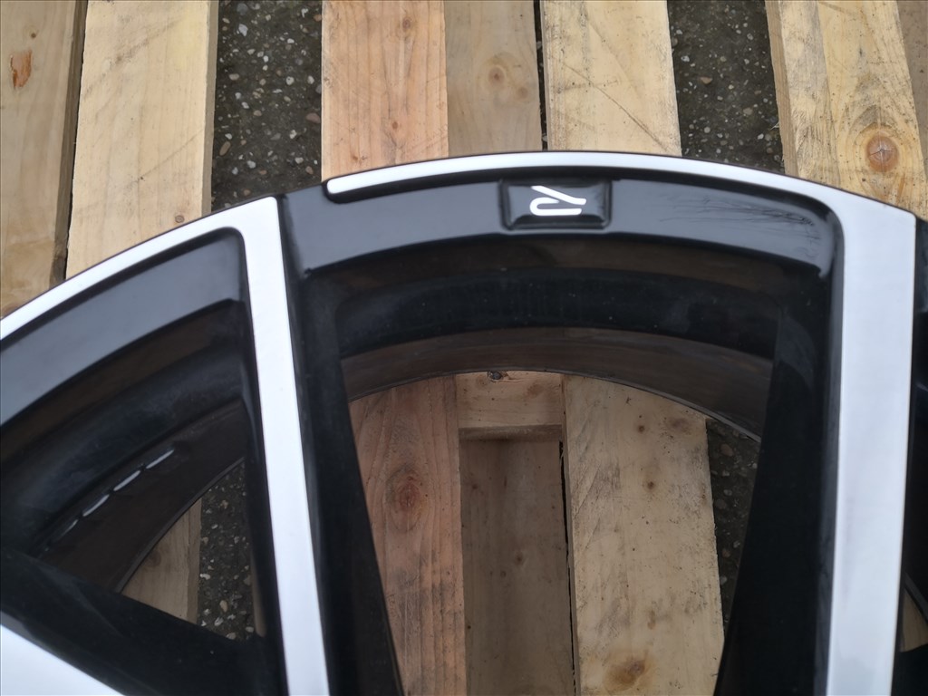 Volkswagen 19-es R-line sérült alufelni 1db 2. kép