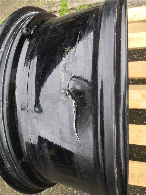 Volkswagen 19-es R-line sérült alufelni 1db 4. kép