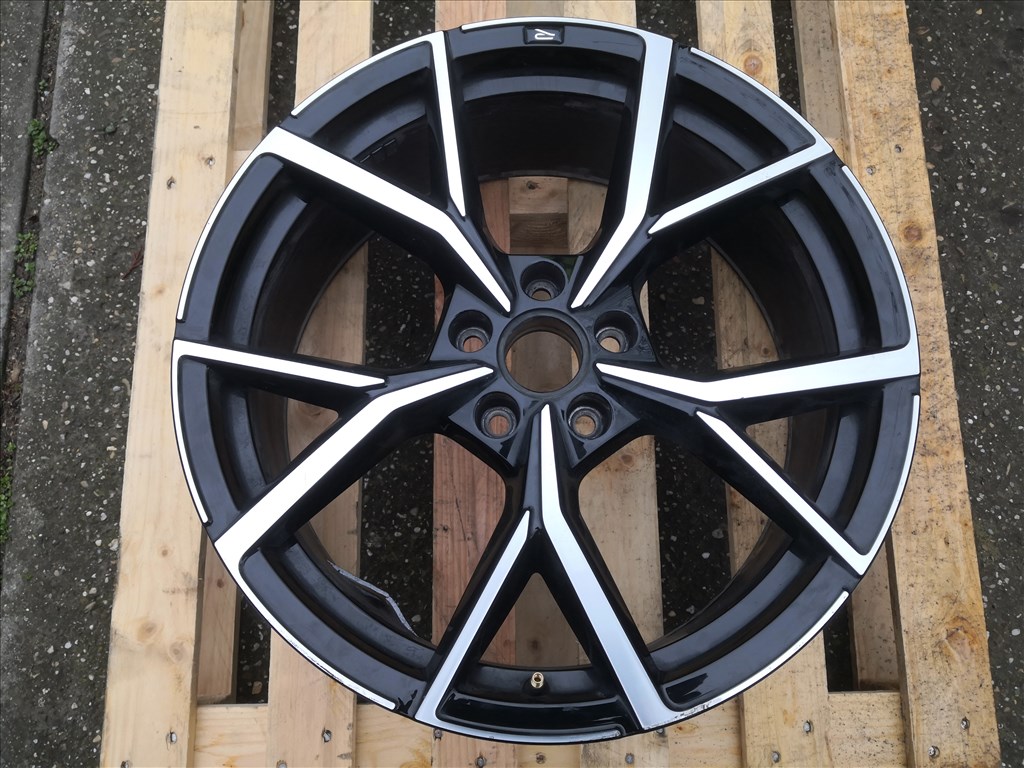 Volkswagen 19-es R-line sérült alufelni 1db 10. kép