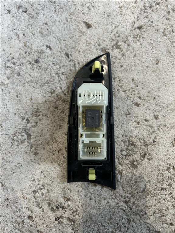 Lexus IS (XE20) 250 elektromos ablak kapcsoló jobb hátsó 2. kép