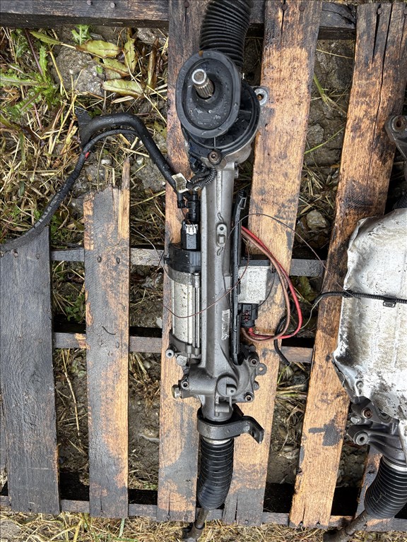 Volkswagen Golf V, Audi A3 (8P), Volkswagen Passat B6, Volkswagen Passat B7 kormánymű  1k1423051cg 1. kép