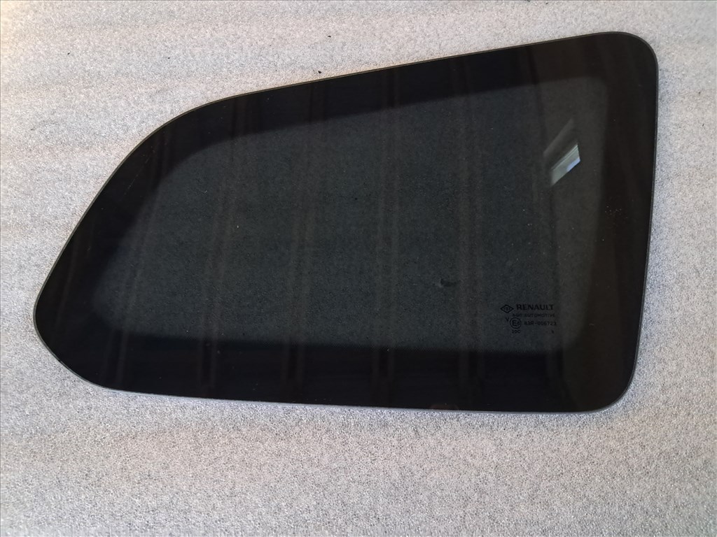 Dacia Duster II Jobb C oszlop oldalüveg 833063508R 1. kép