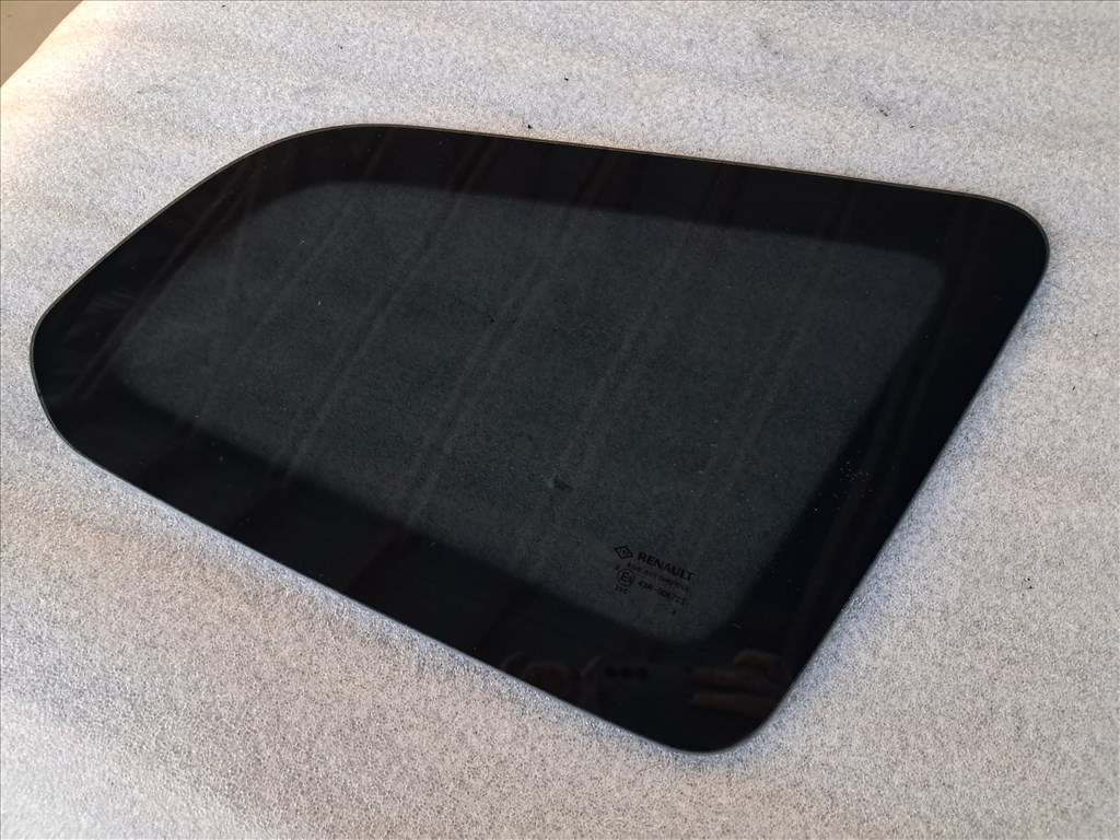 Dacia Duster II Jobb C oszlop oldalüveg 833063508R 2. kép