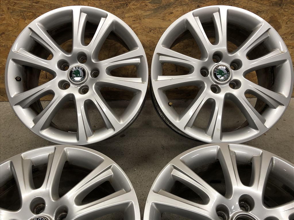 17 colos gyári Skoda Octavia RS alufelni 17 col 5x112 2. kép