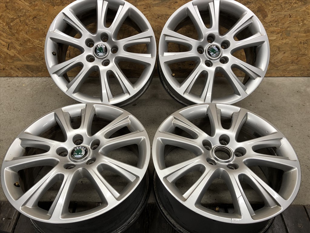 17 colos gyári Skoda Octavia RS alufelni 17 col 5x112 3. kép